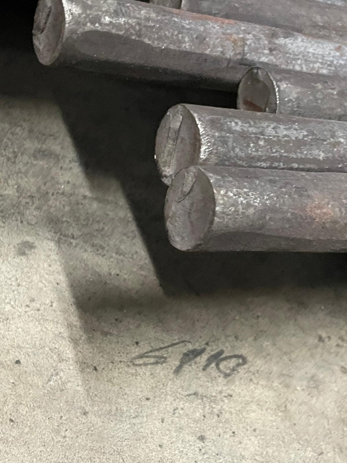 Rundeisen geschmiedet Ø 22 mm Laenge- 3000 mm Stahl -Roh- S235JR-88.116111